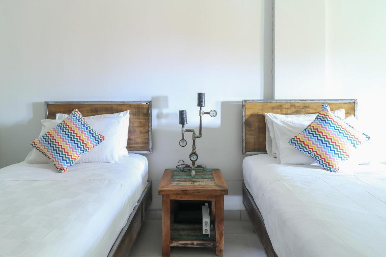 Base Guest House Canggu Exterior foto